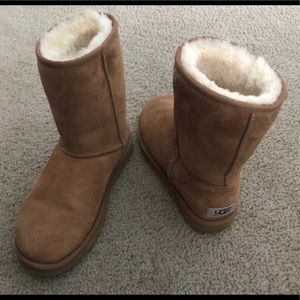 Size 7 Ugg boot